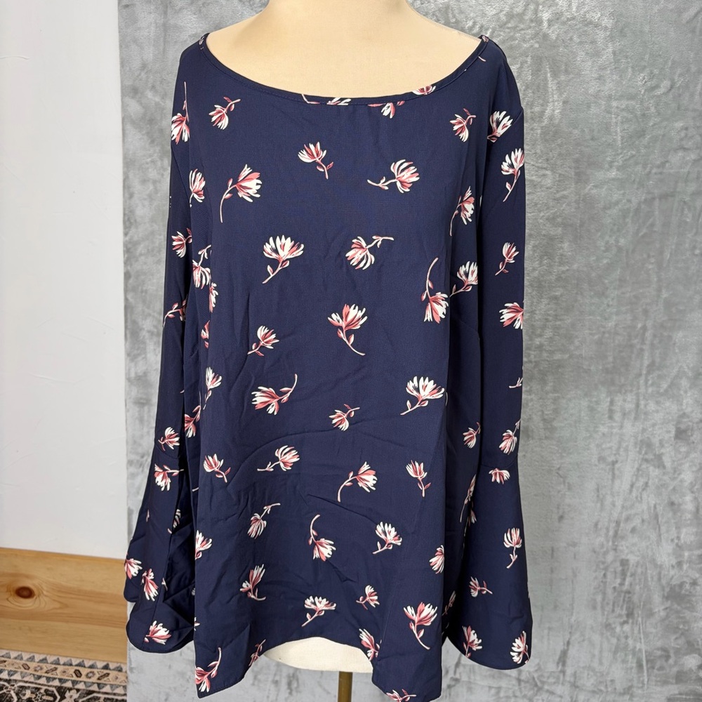 NWT Soprano Womens Floral Top Flare Sleeve V Back Size 2X Boho Cottage Feminine - Picture 2 of 10